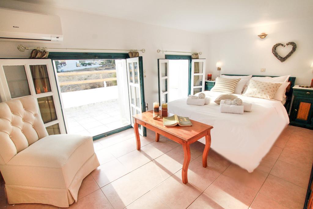 The Fisherman'S House Santorini Hotel Akrotiri  Room photo